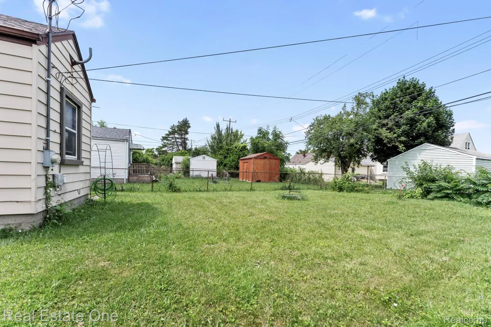 1840 Morris Avenue Lincoln Park City, MI 48146