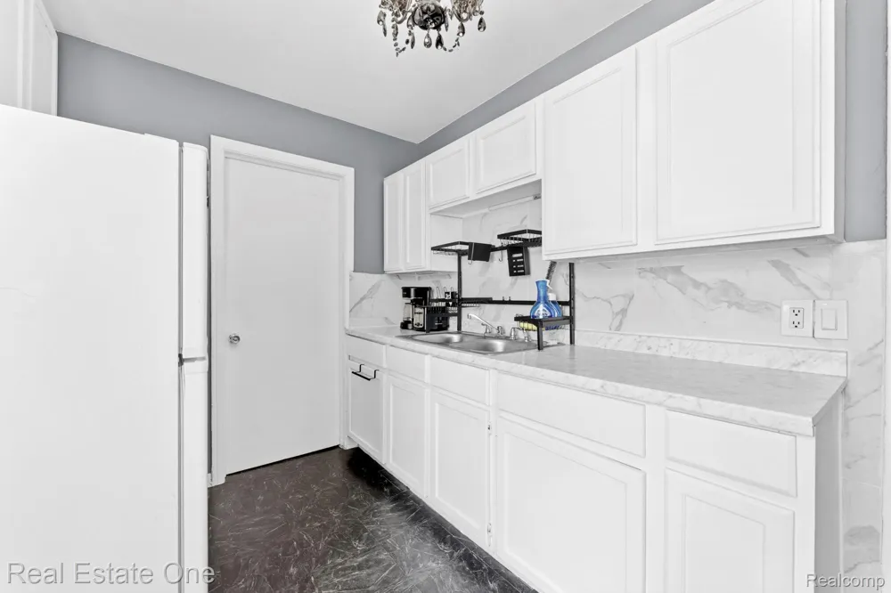 1840 Morris Avenue Lincoln Park City, MI 48146