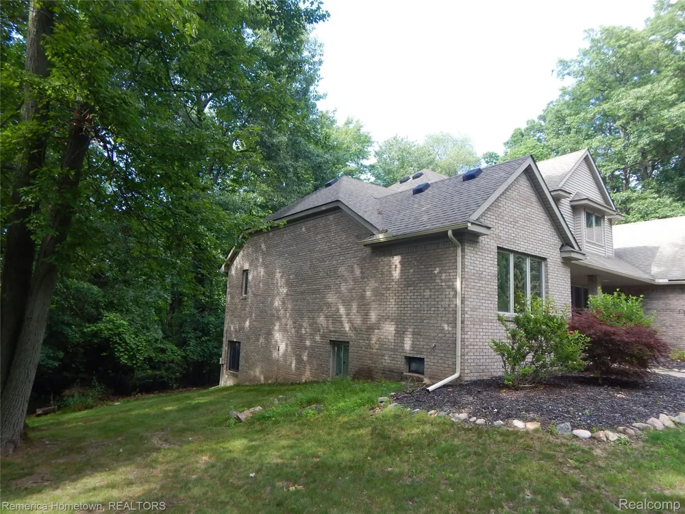 11975 Cody Creek Court South Lyon City, MI 48178