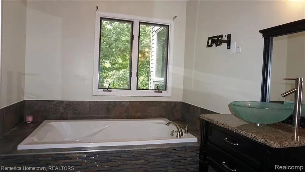 11975 Cody Creek Court South Lyon City, MI 48178