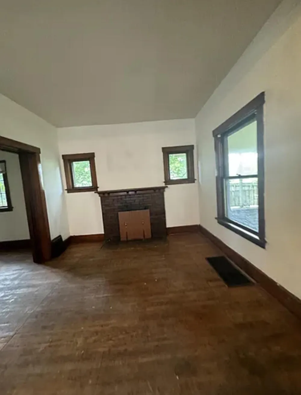 411 Mitchell Place Kalamazoo City, MI 49007