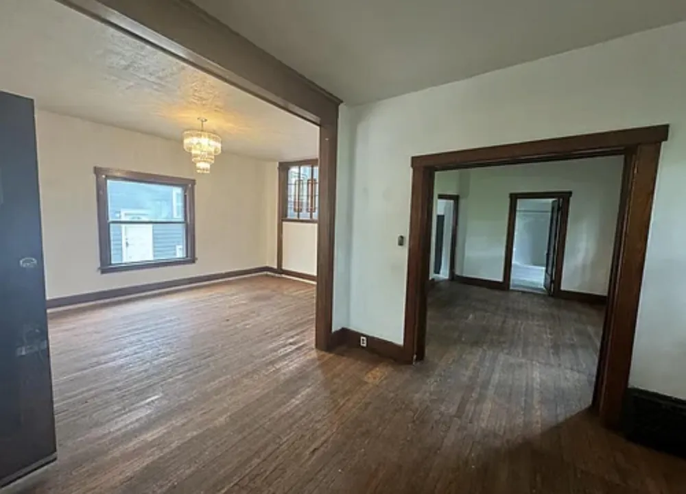 411 Mitchell Place Kalamazoo City, MI 49007