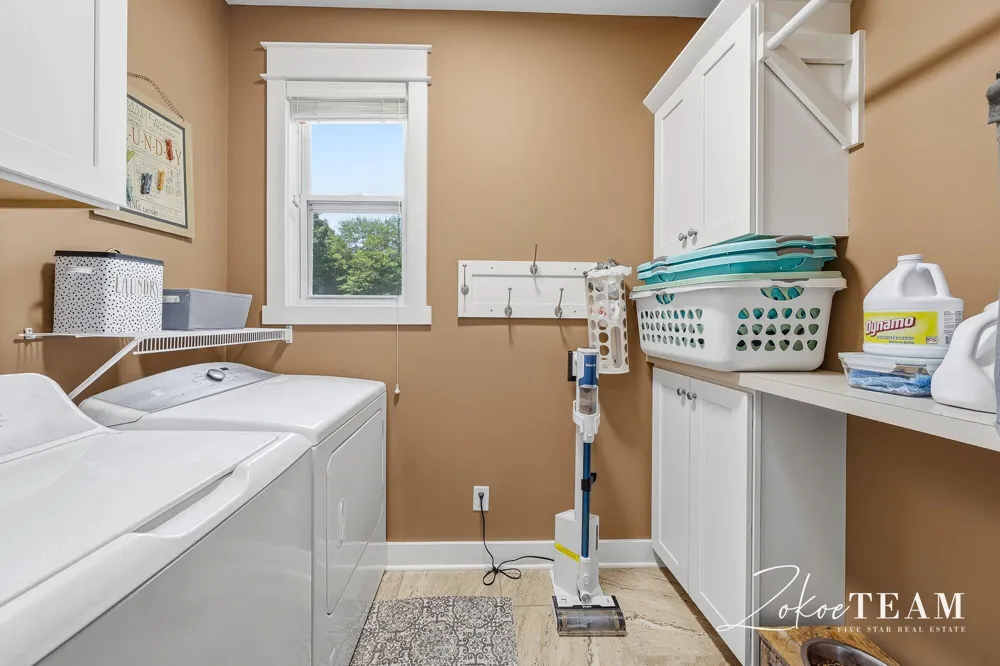 143 Maynard Avenue SW Walker City, MI 49534