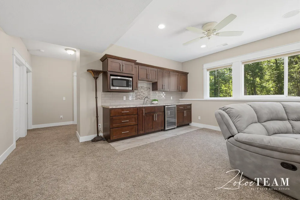 143 Maynard Avenue SW Walker City, MI 49534