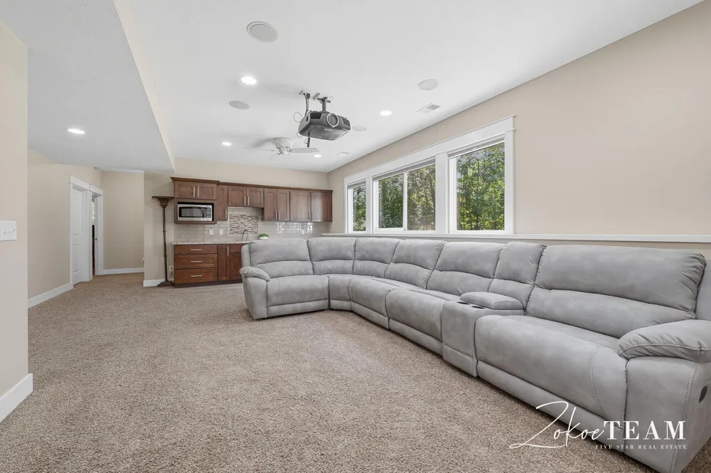 143 Maynard Avenue SW Walker City, MI 49534