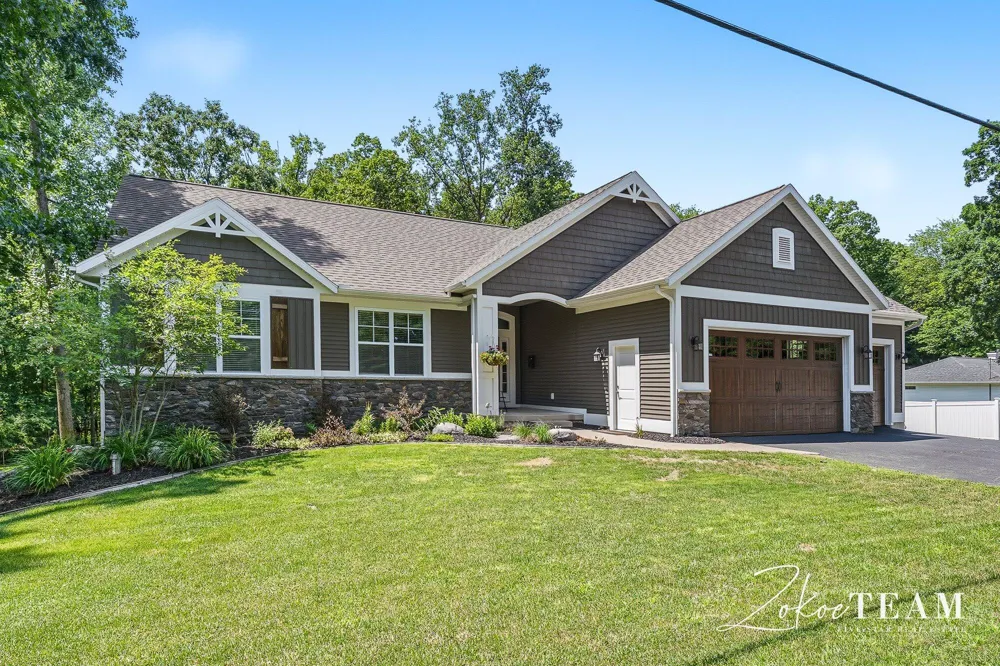 143 Maynard Avenue SW Walker City, MI 49534
