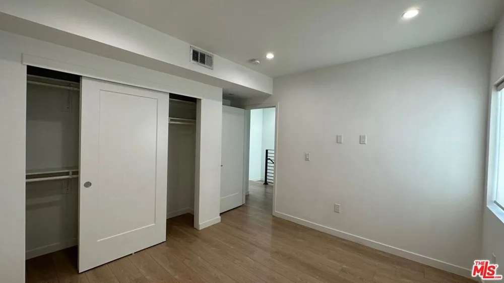 5226 Satsuma Avenue North Hollywood, CA 91601
