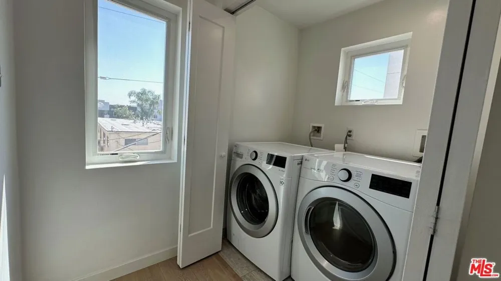5226 Satsuma Avenue North Hollywood, CA 91601
