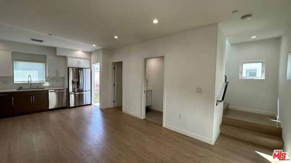 5226 Satsuma Avenue North Hollywood, CA 91601