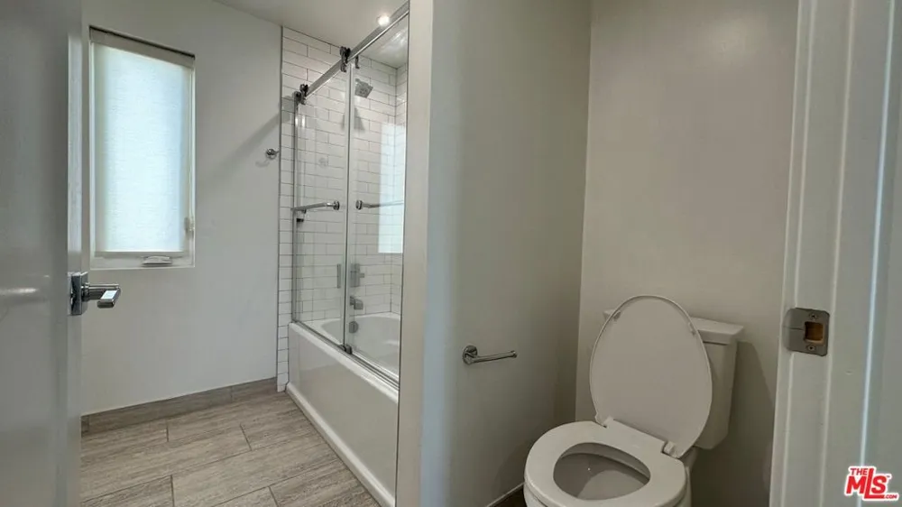 5226 Satsuma Avenue North Hollywood, CA 91601