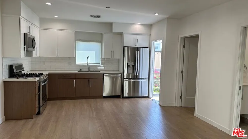 5226 Satsuma Avenue North Hollywood, CA 91601