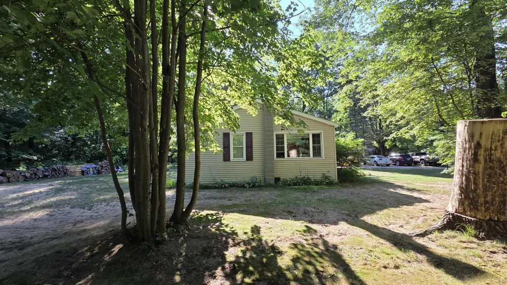 6141 Bell Road Whitehall, MI 49461