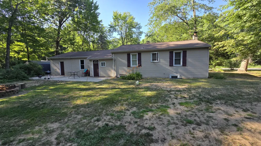 6141 Bell Road Whitehall, MI 49461