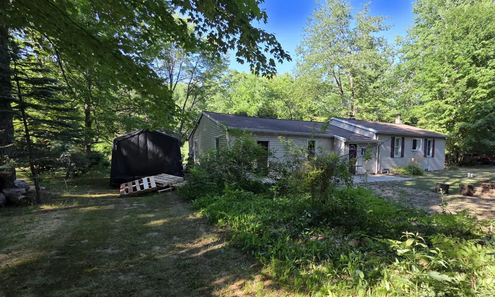 6141 Bell Road Whitehall, MI 49461