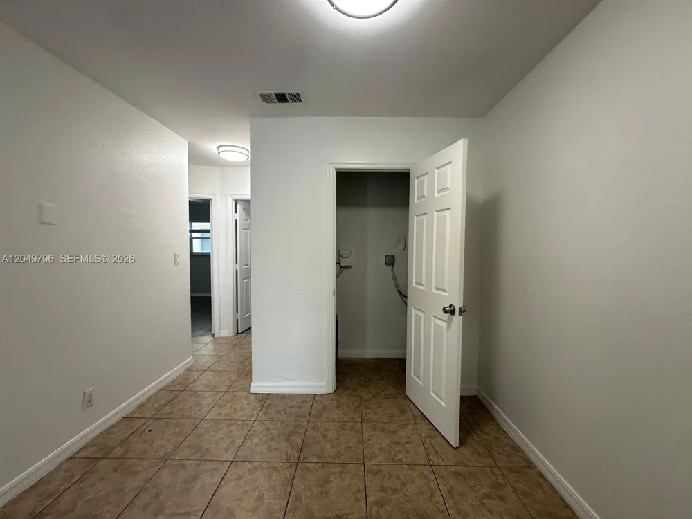 2640 NE 8th Ave #17 Wilton Manors, FL 33334
