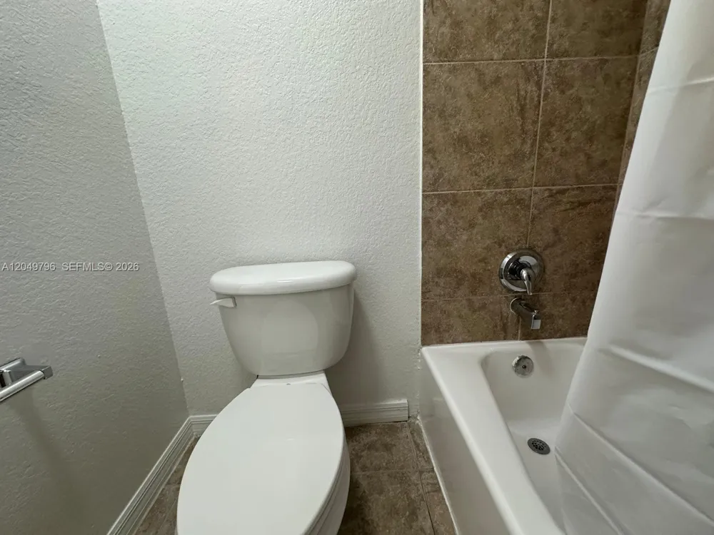 2640 NE 8th Ave #17 Wilton Manors, FL 33334