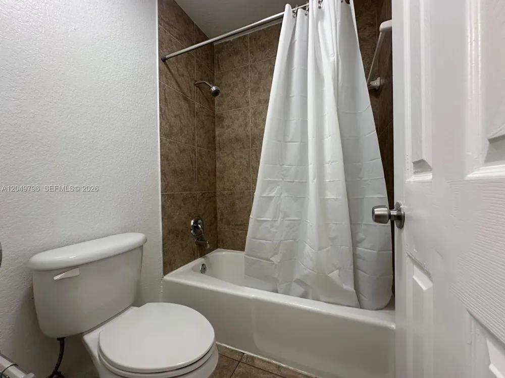 2640 NE 8th Ave #17 Wilton Manors, FL 33334