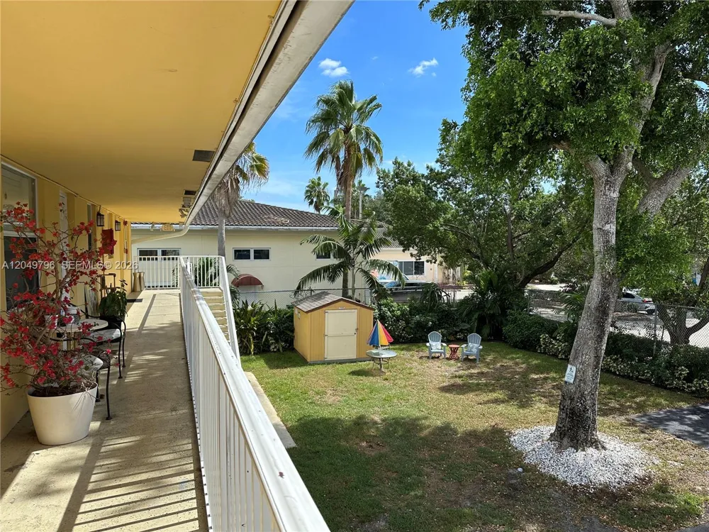 2640 NE 8th Ave #17 Wilton Manors, FL 33334