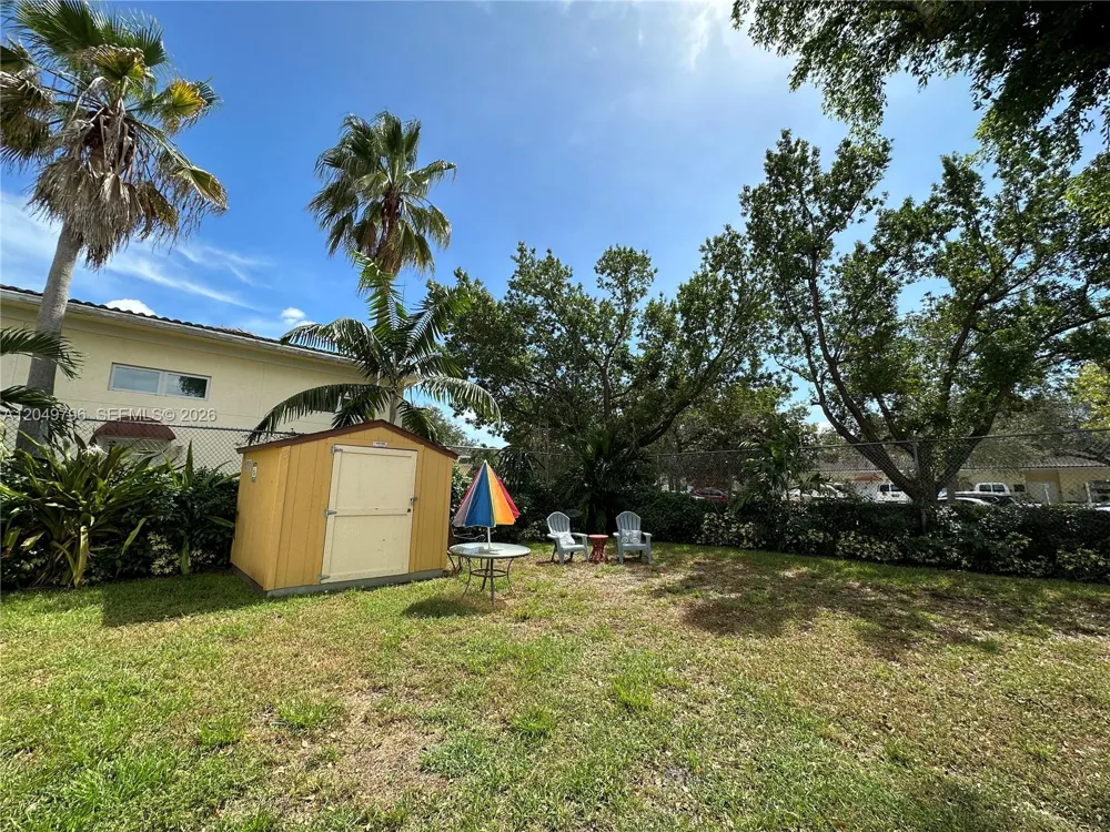 2640 NE 8th Ave #17 Wilton Manors, FL 33334