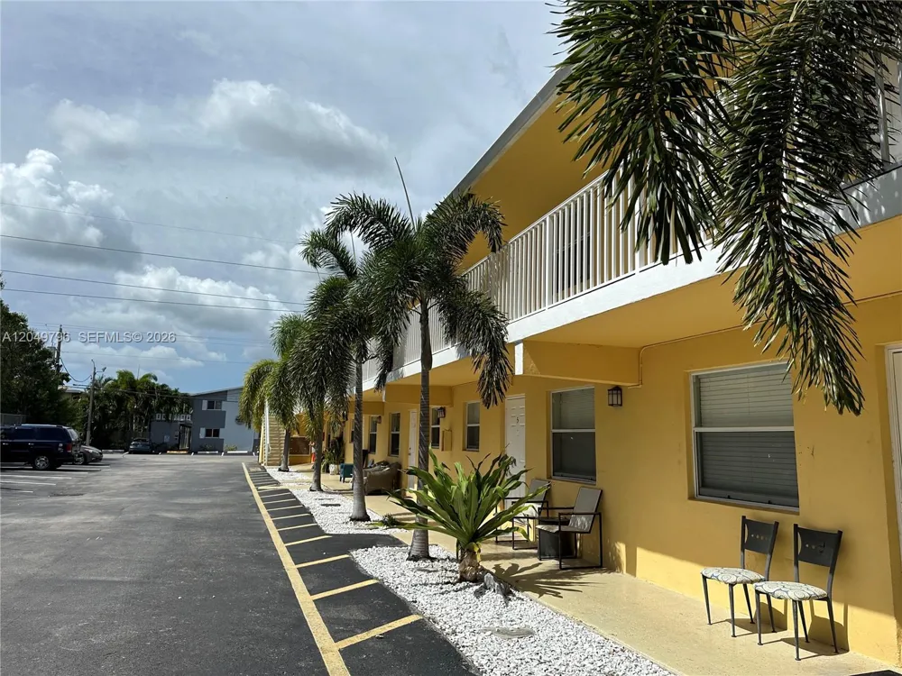 2640 NE 8th Ave #17 Wilton Manors, FL 33334