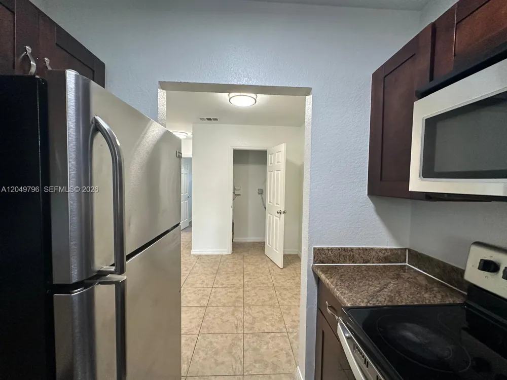2640 NE 8th Ave #17 Wilton Manors, FL 33334