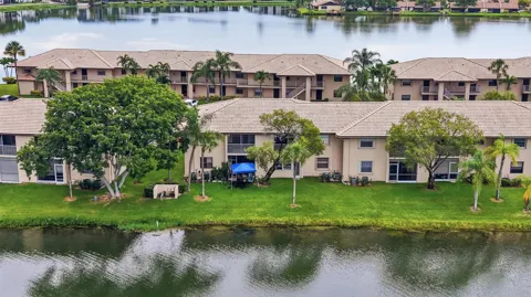 5501 Lakeside Drive #207