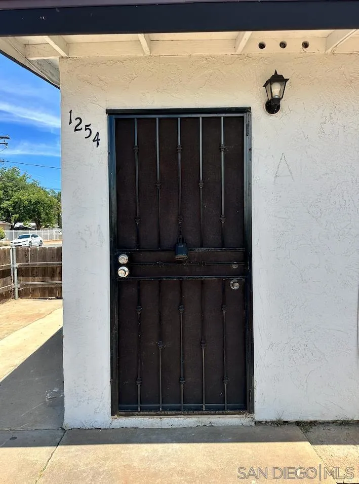 1254 Sumner #A El Cajon, CA 92021