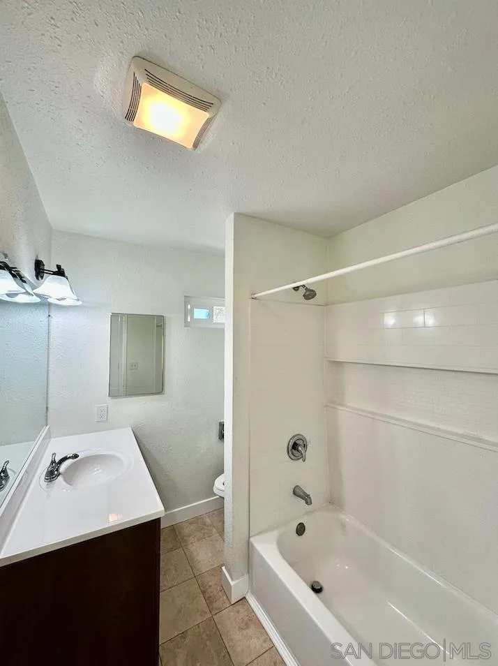 1254 Sumner #A El Cajon, CA 92021