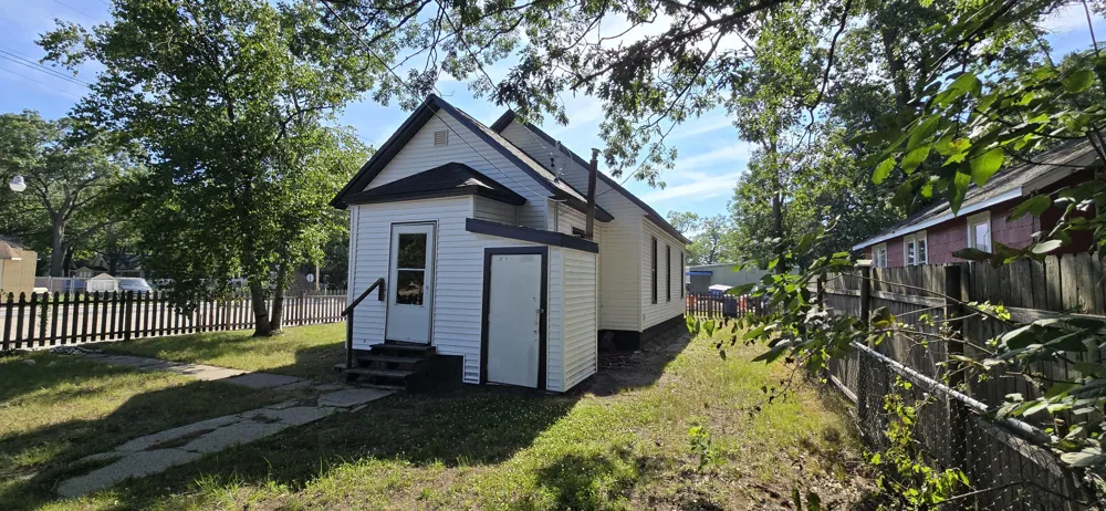 2744 8th Street Muskegon Heights, MI 49444