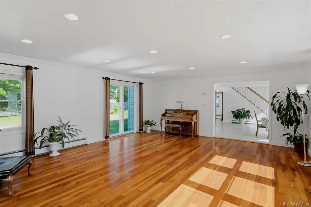 498 Miller Place Road Miller Place, NY 11764