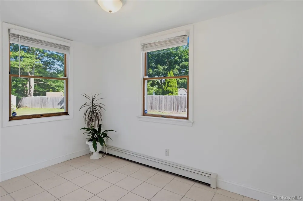498 Miller Place Road Miller Place, NY 11764