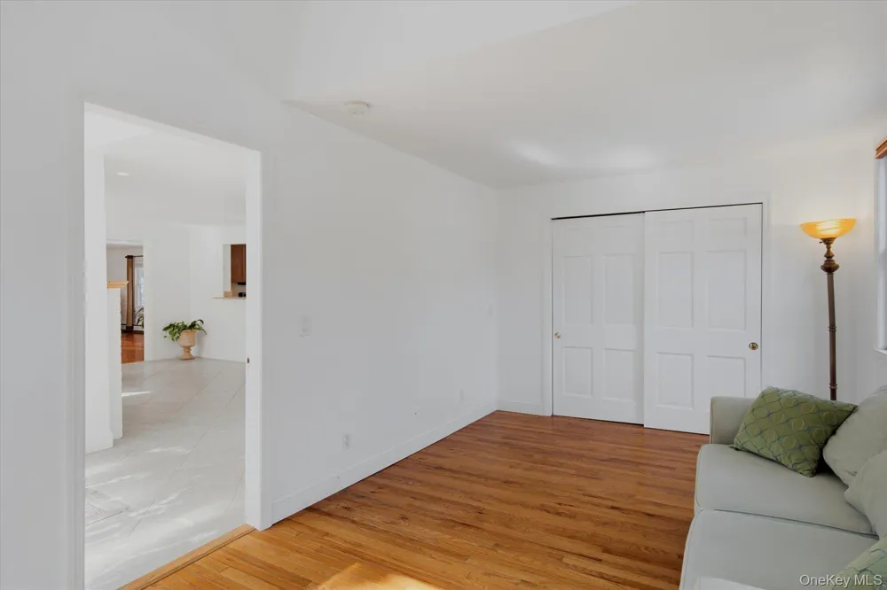 498 Miller Place Road Miller Place, NY 11764