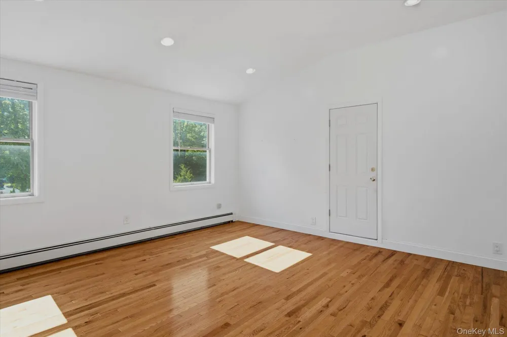 498 Miller Place Road Miller Place, NY 11764