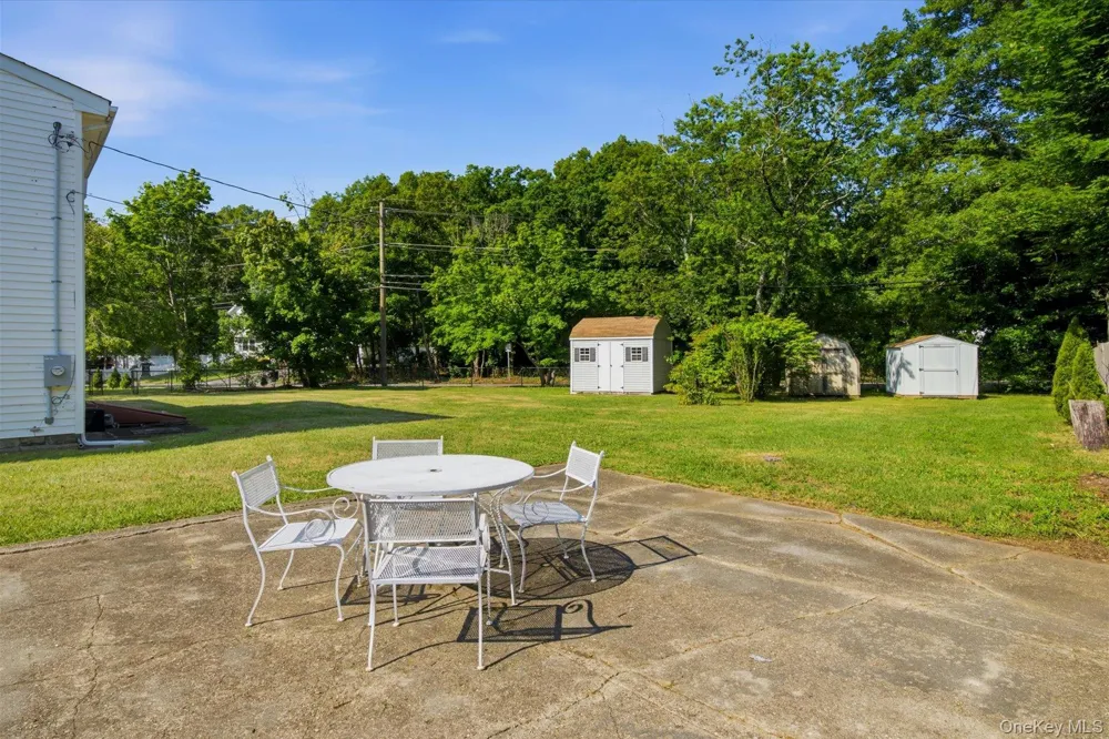 498 Miller Place Road Miller Place, NY 11764