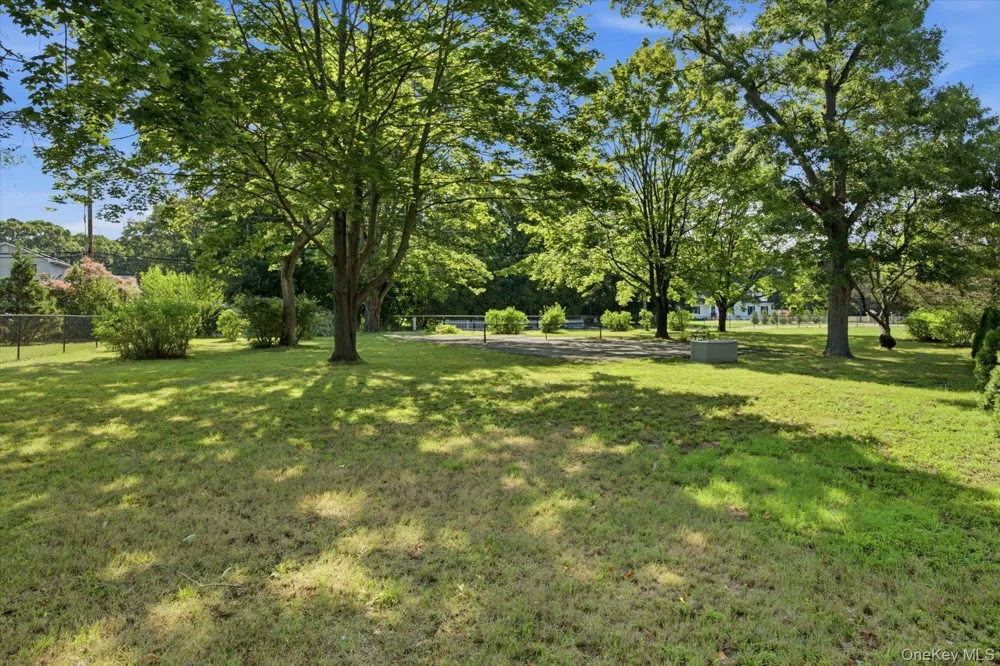 498 Miller Place Road Miller Place, NY 11764