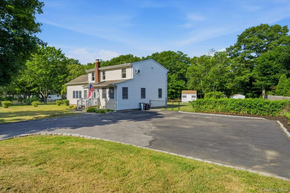 498 Miller Place Road Miller Place, NY 11764