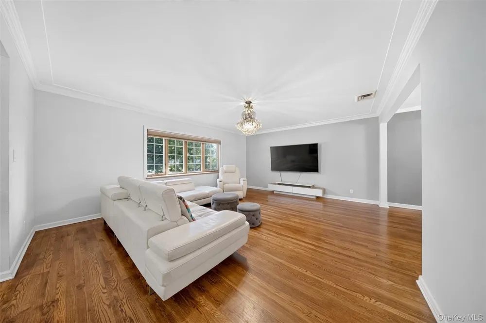 218-21 Stewart Road Hollis Hills, NY 11427
