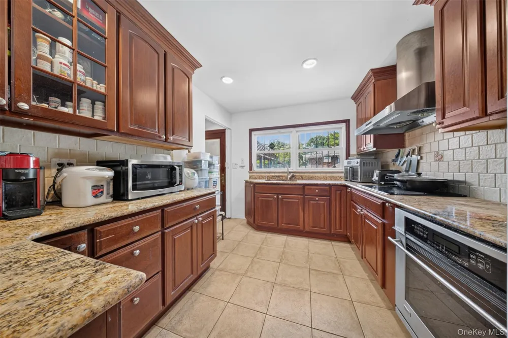 218-21 Stewart Road Hollis Hills, NY 11427