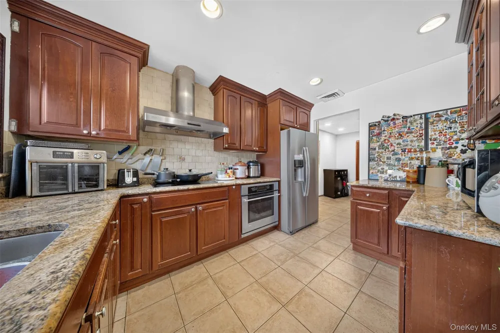 218-21 Stewart Road Hollis Hills, NY 11427