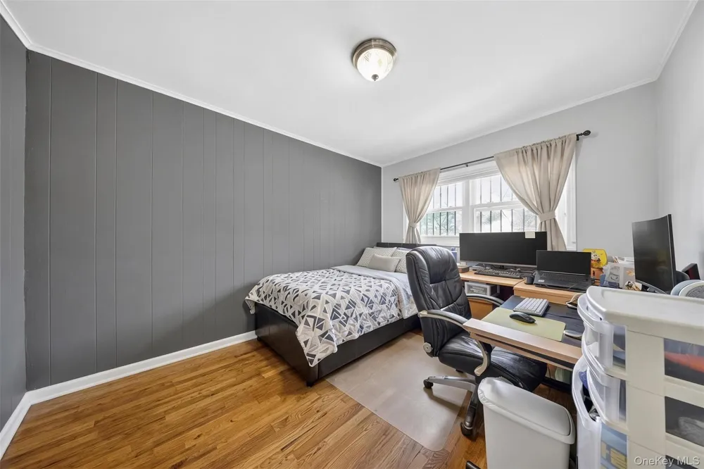 218-21 Stewart Road Hollis Hills, NY 11427