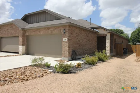 1231 Old FM 306