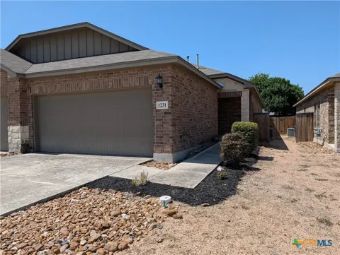 1231 Old FM 306