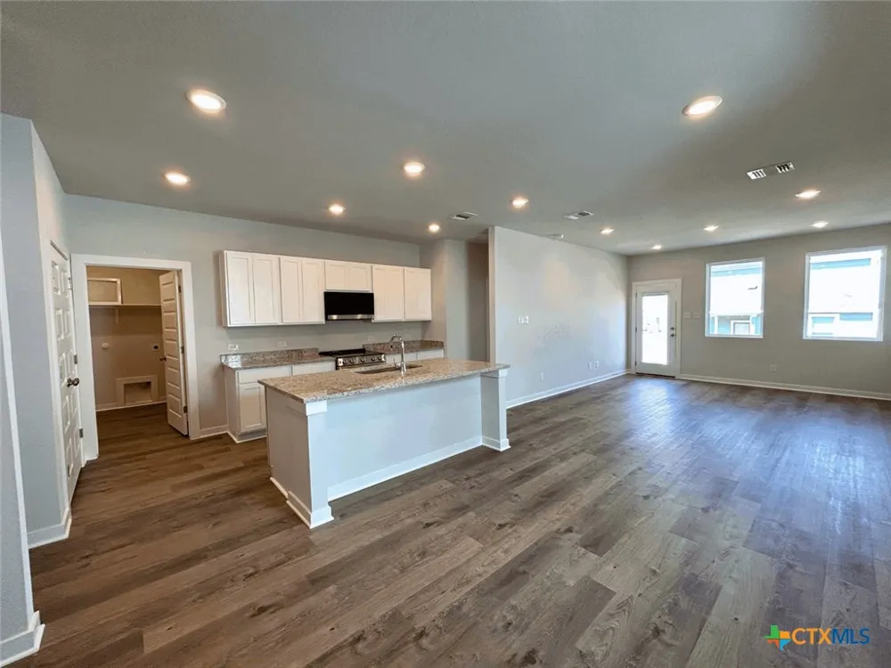 257 Firefox Way Jarrell, TX 76537