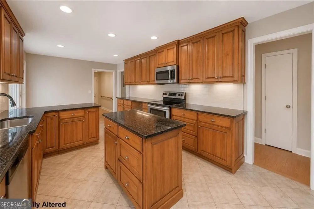 1268 Riverbend RD Demorest, GA 30535