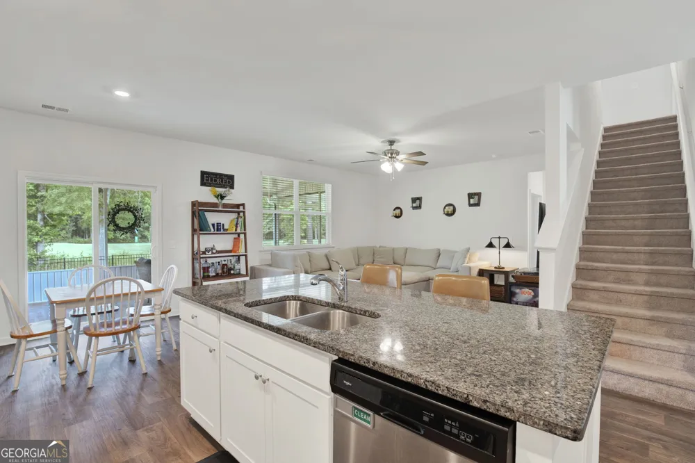 381 Hogan DR Richmond Hill, GA 31324