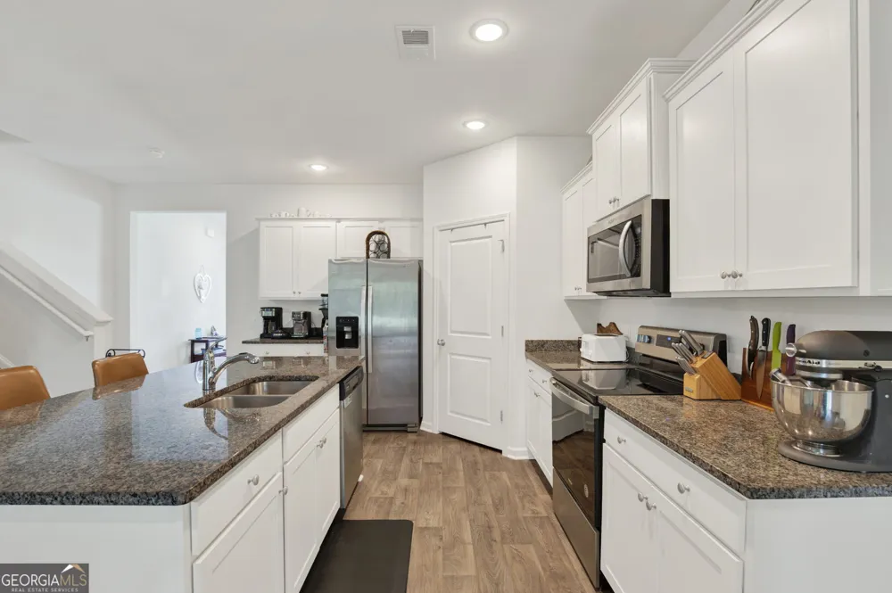 381 Hogan DR Richmond Hill, GA 31324