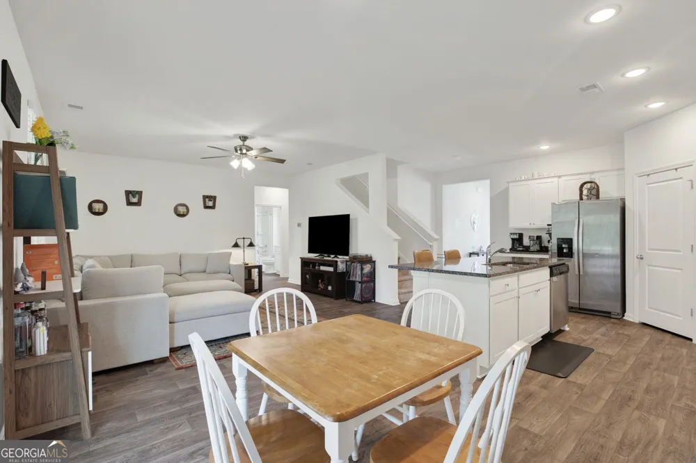 381 Hogan DR Richmond Hill, GA 31324