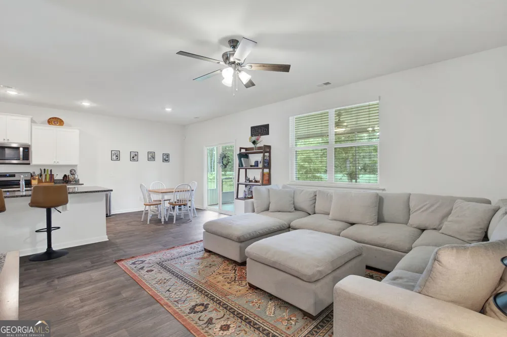 381 Hogan DR Richmond Hill, GA 31324