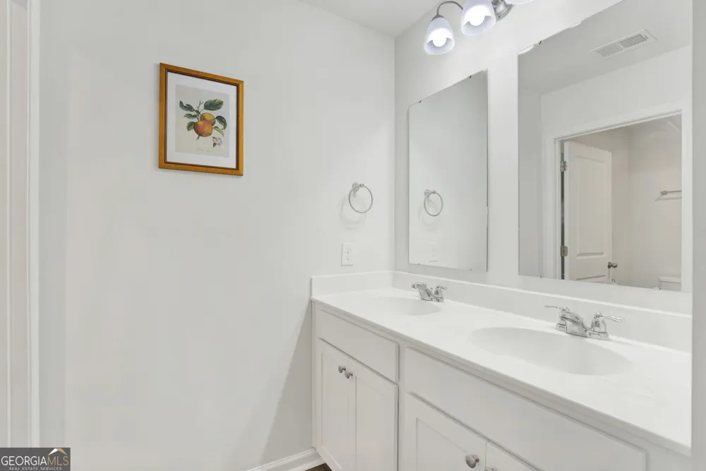 381 Hogan DR Richmond Hill, GA 31324