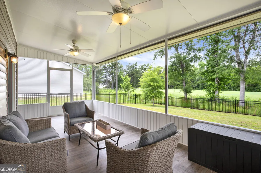 381 Hogan DR Richmond Hill, GA 31324